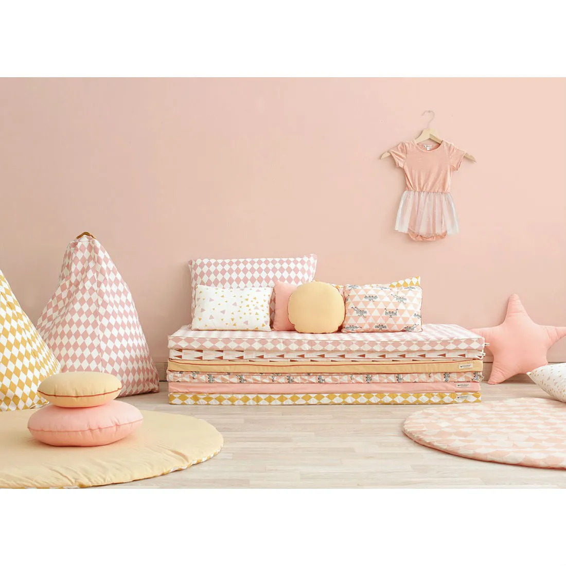 Nobodinoz Cushion Athena Pink Honey Sparks