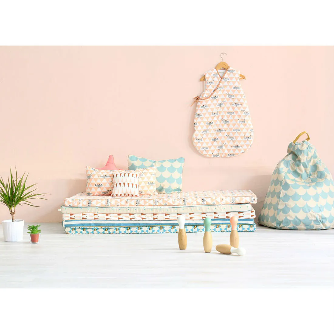 Nobodinoz Cushion Neptune Pink Honey Sparks