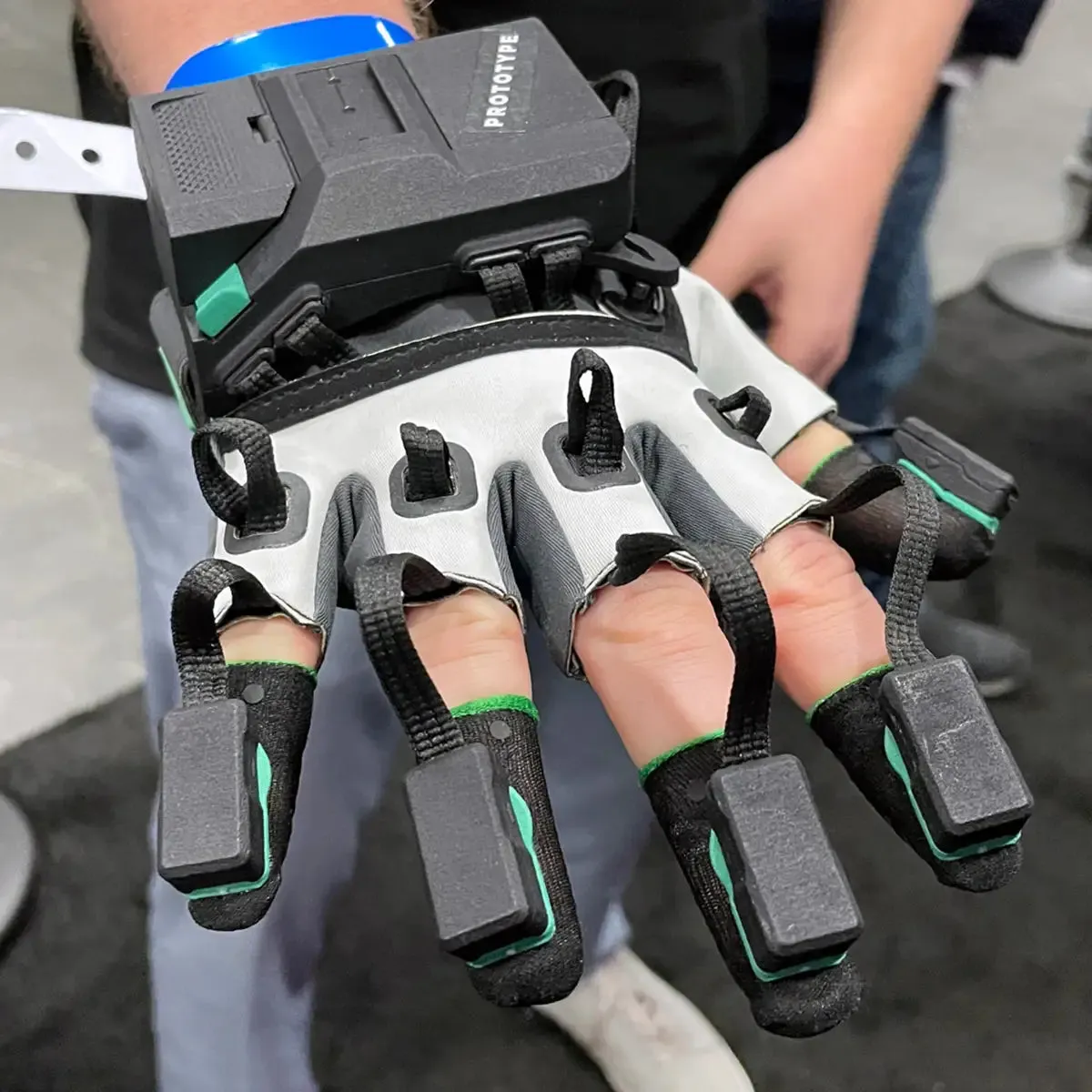 Quantum Metagloves by Manus - Mocap Fingertip Tracking Sensors